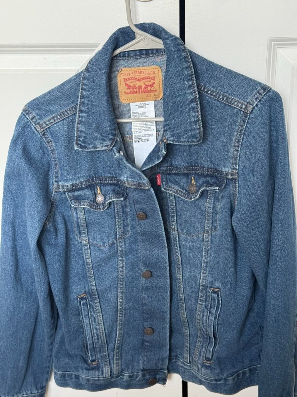 Levi's Classic Trucker Denim Jacket Medium Wash Women's XL